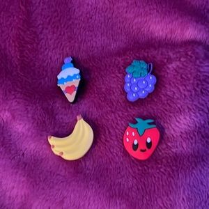 4 pice food croc charm set